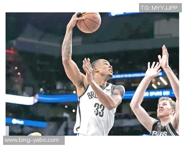 克拉克斯顿创造历史首次三双成篮网21世纪首位中锋三双球员